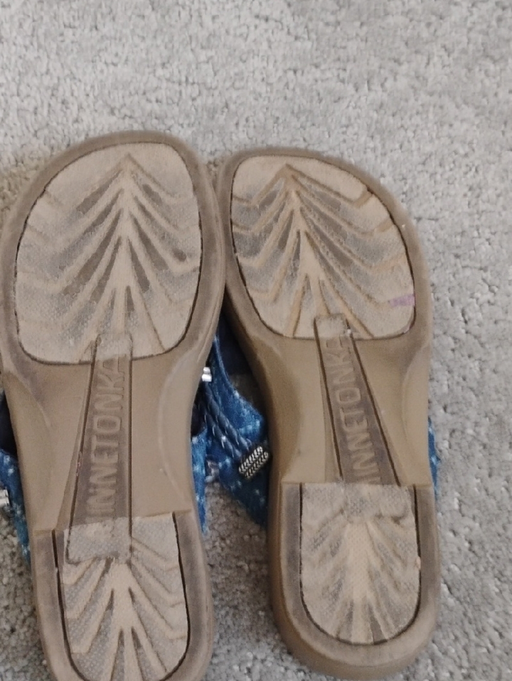 Minnetonka Blue Denim Thong Sandals with Silver Conchos - Picture 6 of 6